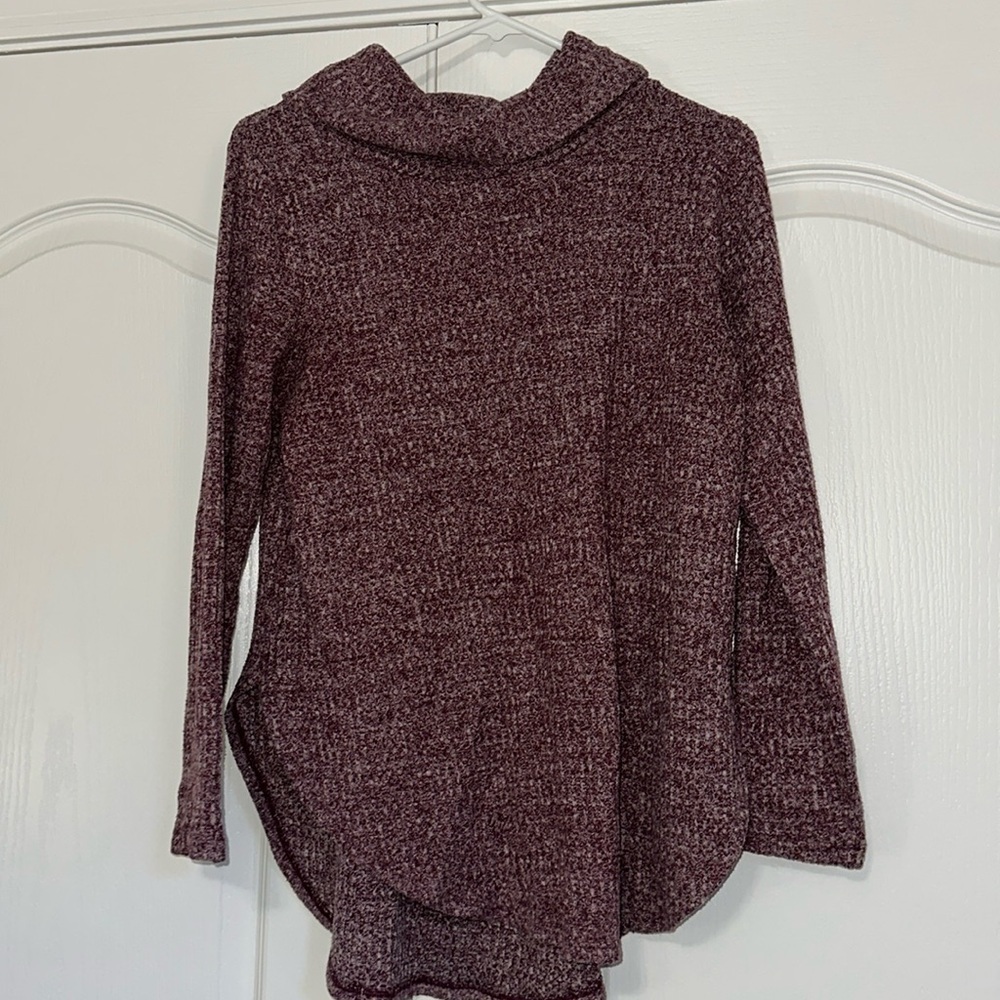 6. Heathered pink purple St John’s Bag sweater size small